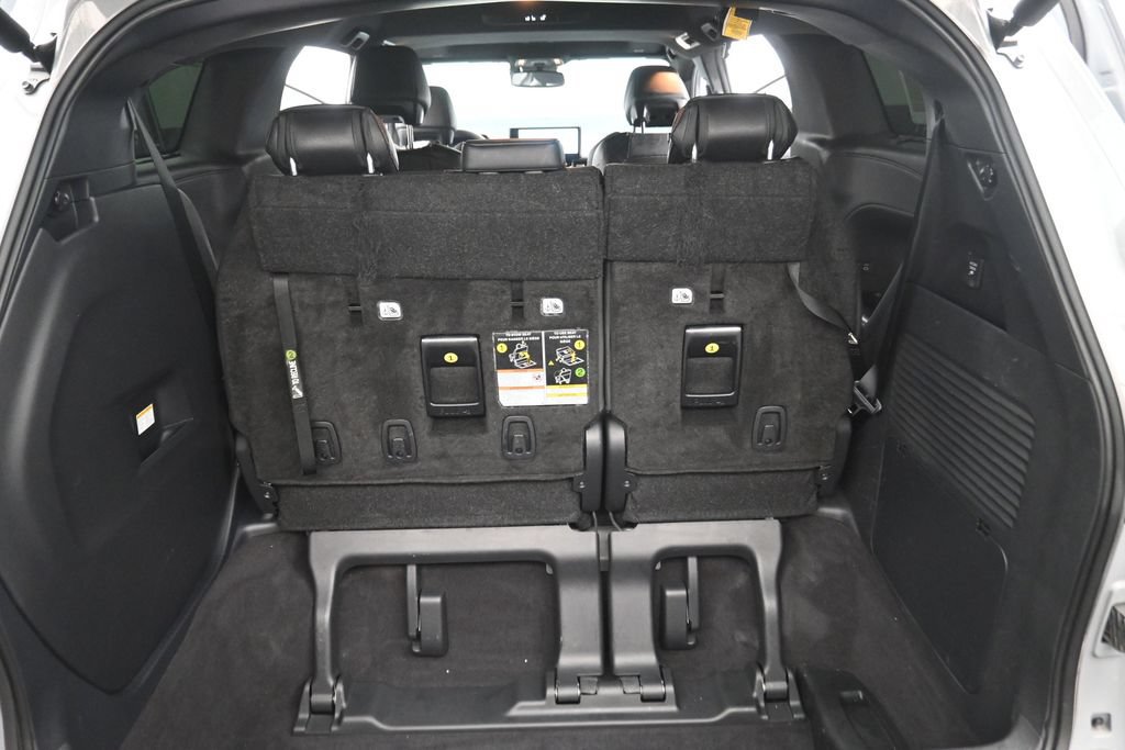 Used 2025 Toyota Sienna XSE w/ XSE Premium Package AWD/4WD image 16