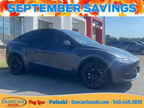 Used 2022 Tesla Model Y Long Range AWD/4WD image 1
