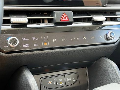 Certified 2026 Kia Sportage EX w/ EX Panorama Roof Package image 27