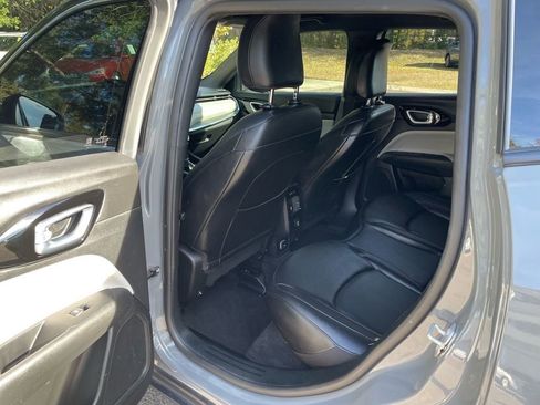 Used 2023 Jeep Compass Limited image 28