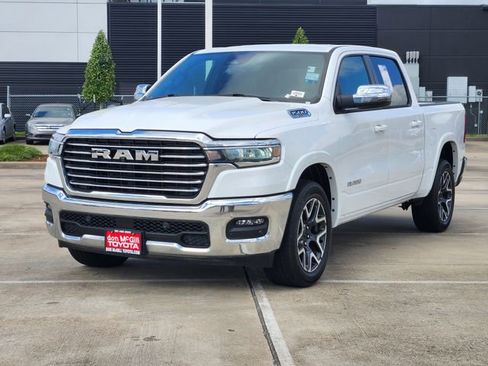 Used 2025 RAM 1500 Laramie image 3