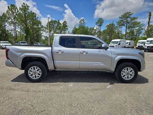 Used 2025 Toyota Tacoma SR5 AWD/4WD image 3
