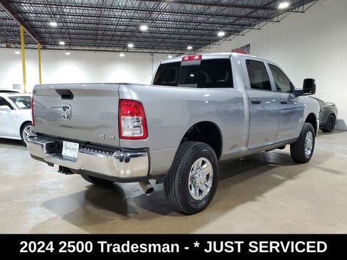 Used 2024 RAM 2500 Tradesman w/ Chrome Appearance Group image 10