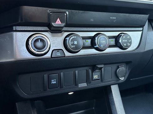 Used 2020 Toyota Tacoma SR image 44