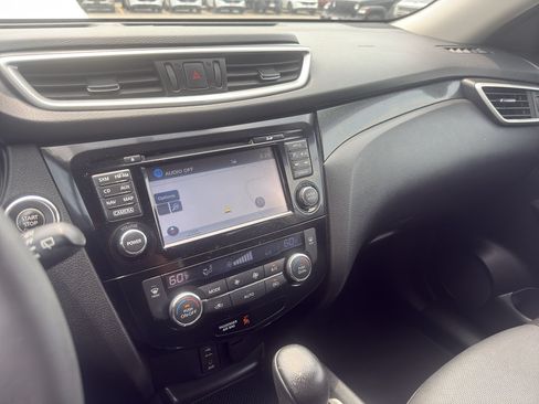 Used 2016 Nissan Rogue SL AWD/4WD image 21