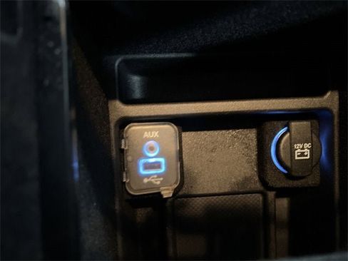 Used 2014 Chrysler 300 AWD w/ Driver Convenience Group image 35