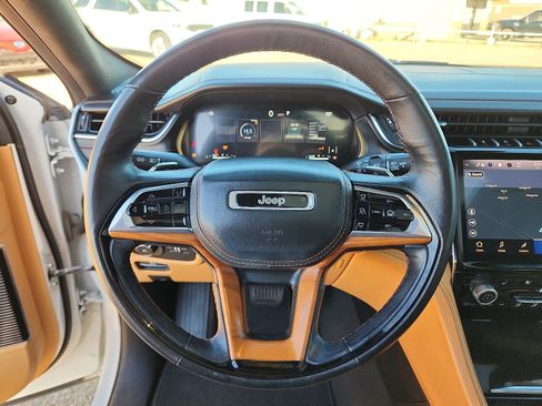 Used 2021 Jeep Grand Cherokee L Summit image 15