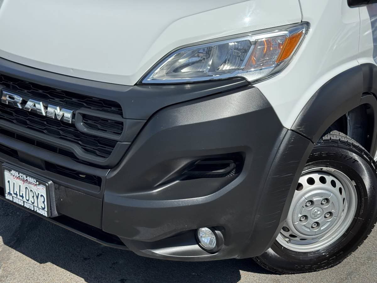 Used 2025 RAM ProMaster 2500 w/ Convenience Group FWD image 3
