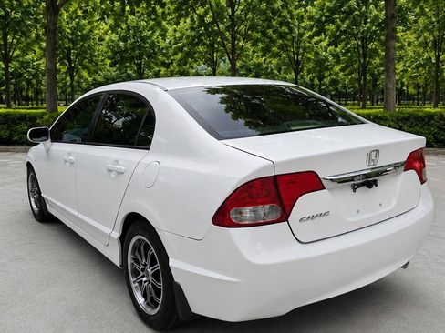 Used 2010 Honda Civic LX image 4