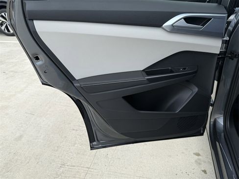 New 2026 Volkswagen Taos SE image 23