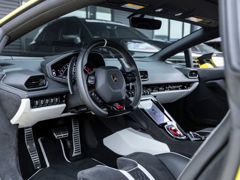Used 2023 Lamborghini Huracan Tecnica RWD image 26
