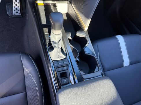 New 2026 Toyota Camry Hybrid FWD image 25