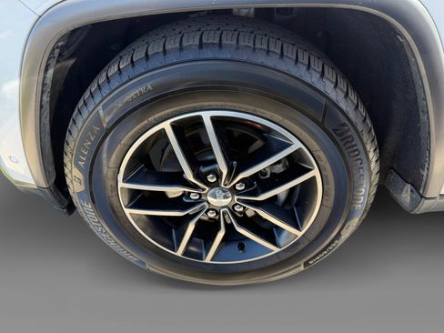 Used 2017 Jeep Grand Cherokee Trailhawk w/ Jeep Active Safety Group image 9