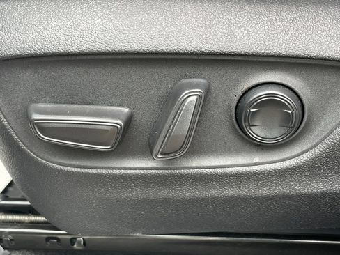 Used 2024 Toyota Grand Highlander AWD image 32