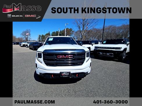 Used 2023 GMC Sierra 1500 AT4 w/ Technology Package image 9