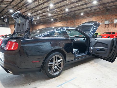 Used 2010 Ford Mustang Shelby GT500 RWD image 29
