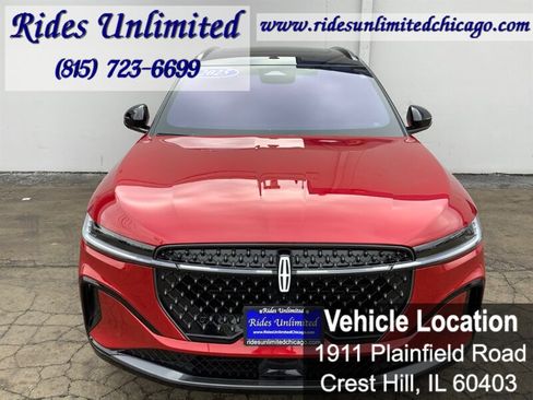 Used 2025 Lincoln Nautilus Reserve w/ Jet Appearance Package image 10