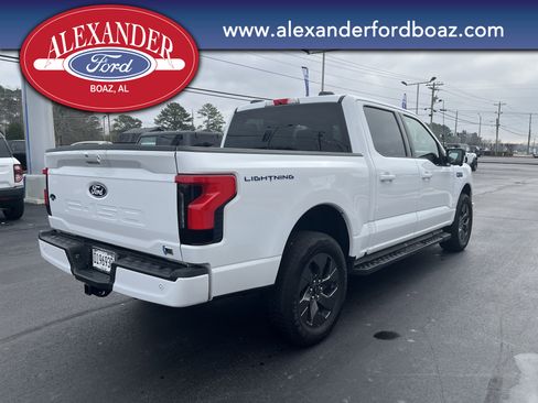 Used 2024 Ford F150 Lightning Flash image 4