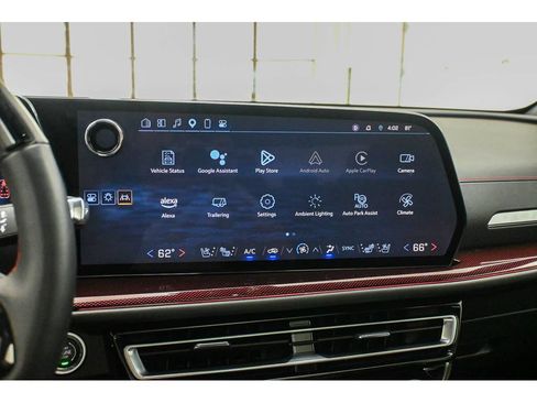 Used 2024 Chevrolet Traverse RS FWD image 52