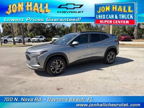 Used 2026 Chevrolet Trax LT w/ Driver Confidence Package image 3