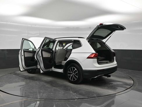 Used 2021 Volkswagen Tiguan SE w/ Panoramic Sunroof Package AWD/4WD image 41