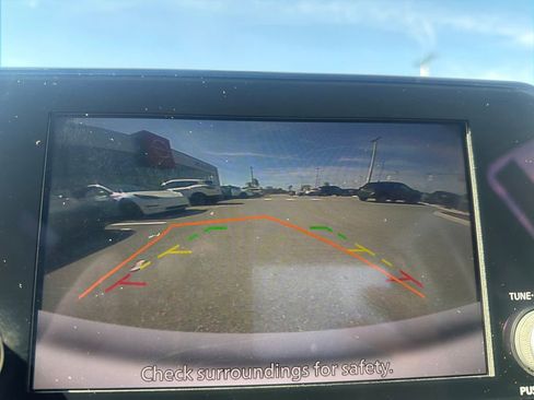 Used 2024 Nissan Pathfinder SV image 36