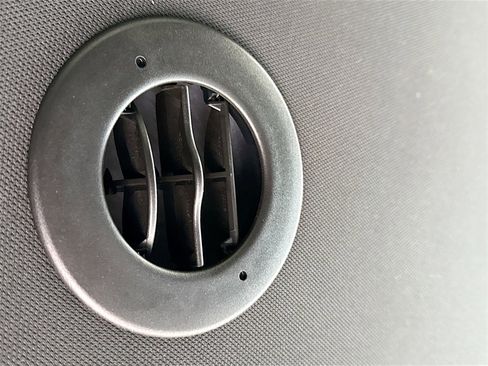 Used 2023 Chevrolet Suburban LT image 27