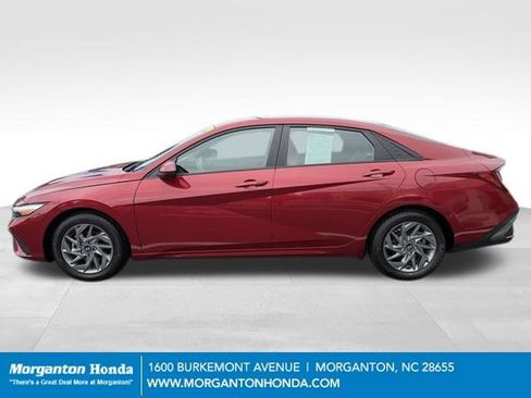 Used 2024 Hyundai Elantra SEL FWD image 5