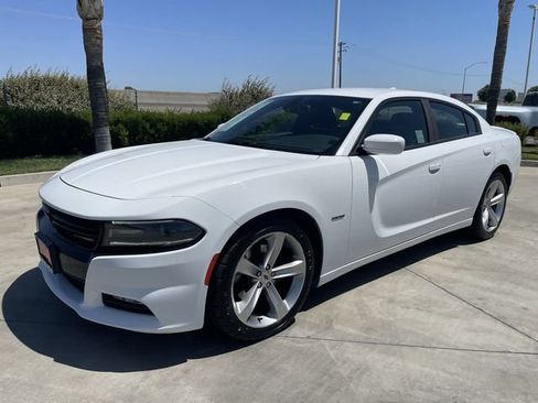 Used 2018 Dodge Charger R/T RWD image 4