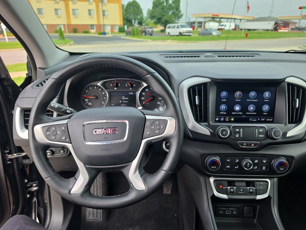 Used 2024 GMC Terrain SLT AWD/4WD image 9