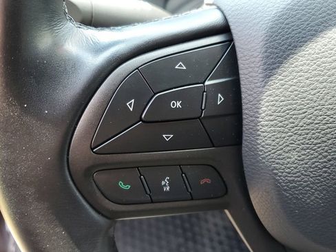 Used 2020 Jeep Cherokee Trailhawk w/ Cold Weather Group AWD/4WD image 11