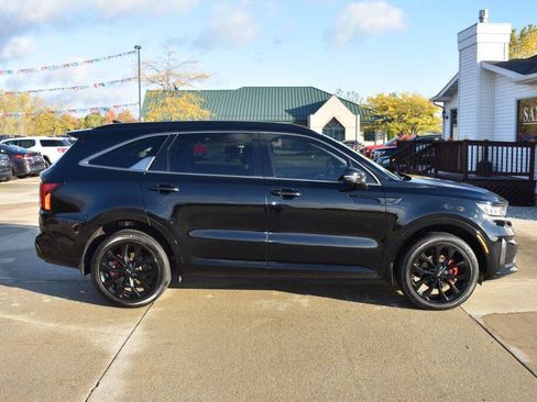 Used 2021 Kia Sorento AWD image 2