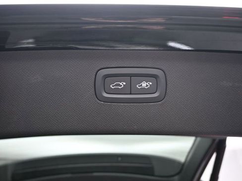 Used 2023 Volvo XC90 B6 Ultimate w/ Protection Package Premier AWD/4WD image 34