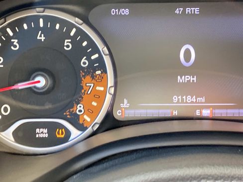 Used 2015 Jeep Renegade Trailhawk image 28