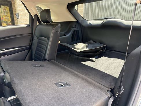 Used 2019 Ford Edge SEL w/ Equipment Group 201A FWD image 16