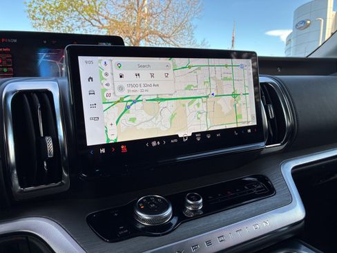 Used 2025 Ford Expedition Max Platinum image 28