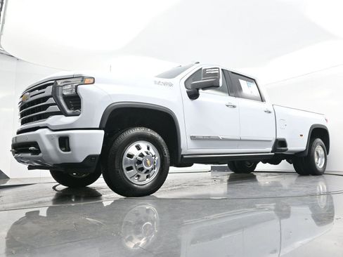 Used 2026 Chevrolet Silverado 3500 High Country w/ Technology Package image 49