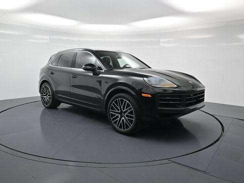 Used 2025 Porsche Cayenne S AWD/4WD image 29