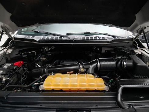 Used 2017 Ford F150 XLT image 11