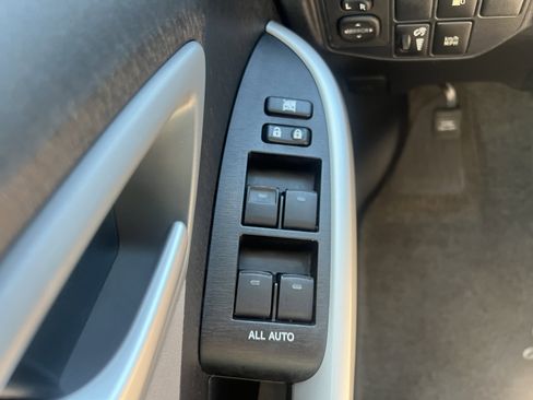 Used 2015 Toyota Prius Prime Plug-In Hybrid FWD image 19