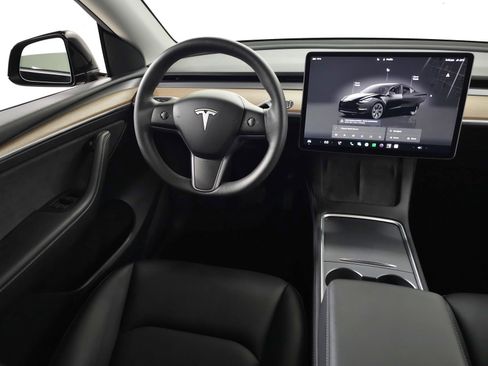 Used 2023 Tesla Model Y Long Range AWD/4WD image 17