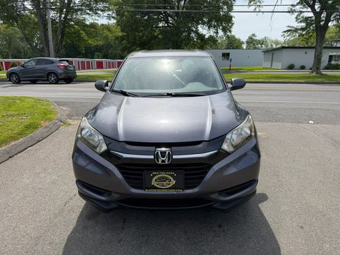 Used 2016 Honda HR-V LX image 2