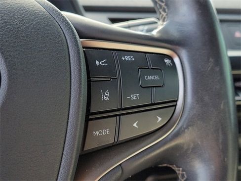 Used 2019 Lexus UX 200 w/ Premium Package image 30