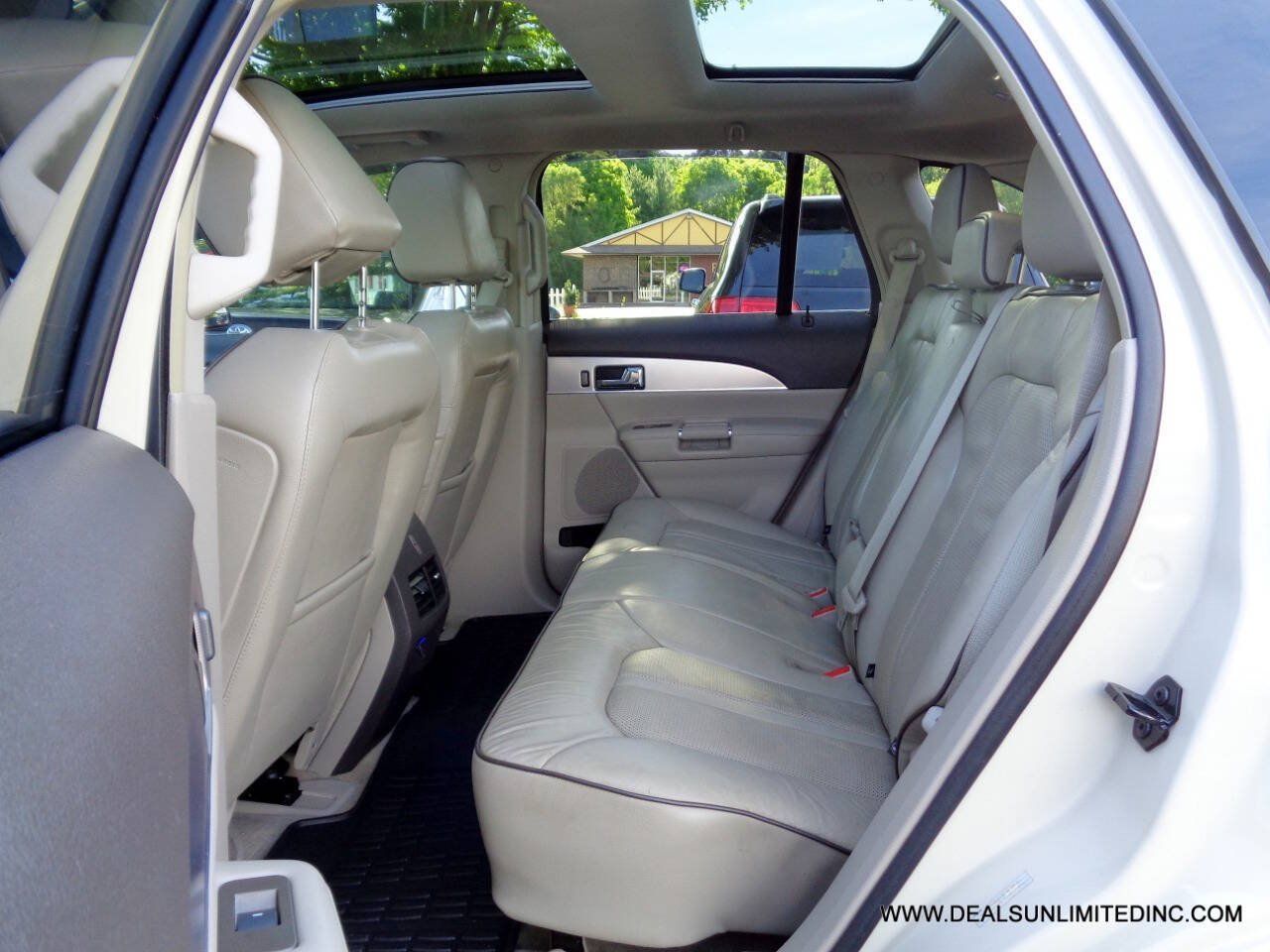 Used 2015 Lincoln MKX AWD w/ Equipment Group 102A image 18