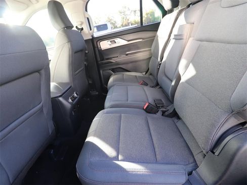 Used 2025 Ford Explorer Active image 8