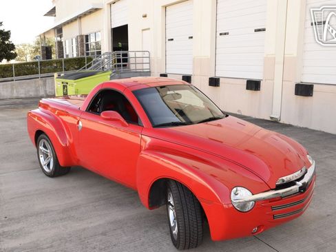 Used 2005 Chevrolet SSR w/ Preferred Equipment Group image 39