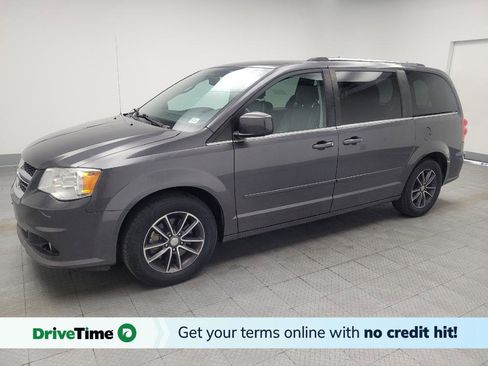 Used 2017 Dodge Grand Caravan SXT image 1