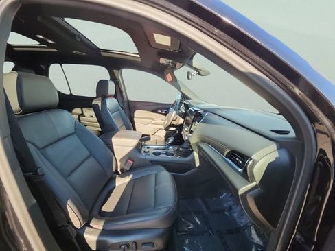 Certified 2023 Chevrolet Traverse RS w/ LPO, Floor Liner Package image 20