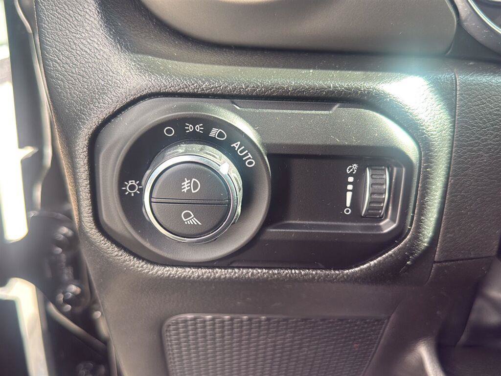 Used 2023 Jeep Gladiator Sport AWD/4WD image 15