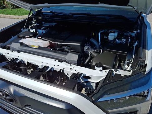 Certified 2025 Toyota Tundra Limited AWD/4WD image 29